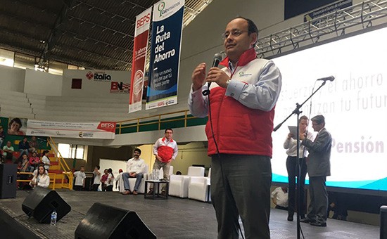 Viceministro Javier Mejía durante el evento, La ruta del ahorro y la protección’  en Manizales .