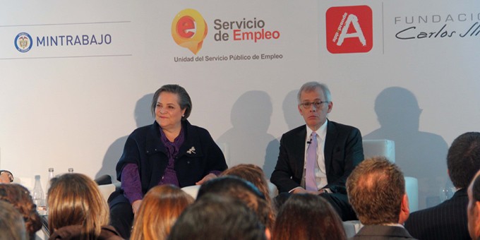 Ministra del Trabajo, Clara López, durante el lanzamiento Con Capacítate para el Empleo, los colombianos podrán encontrar trabajo y certificar sus competencias.