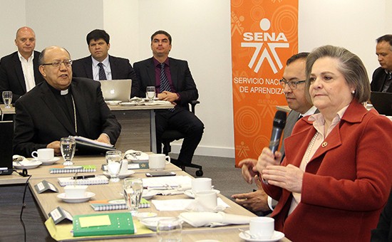 Ministra del Trabajo, Clara López con el Director del SENA, Alfonso Prada durante el Consejo Directivo Nacional.