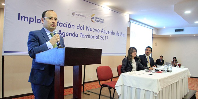 Viceministro de Empleo y Pensiones, Francisco Javier Mejía, presentó los lineamientos, estrategias y acciones para las regiones en materia de fomento del empleo y protección social