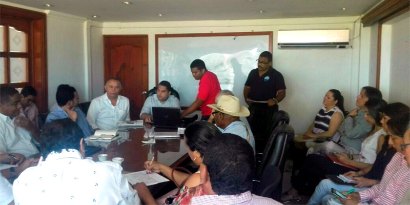 Viceministro Socarrás participa en reunión donde se revisa problemática con Salinas de Manaure