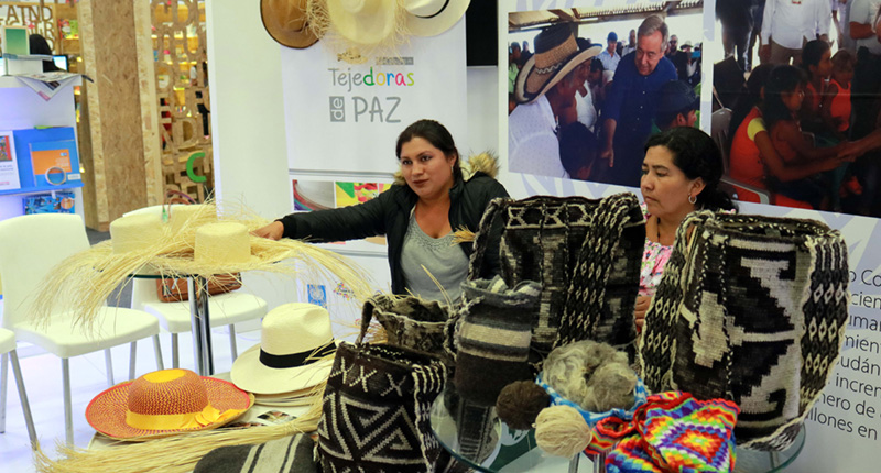 Mujeres tejedoras de Nariño y Cauca se benefician de programas productivos de MinTrabajo
